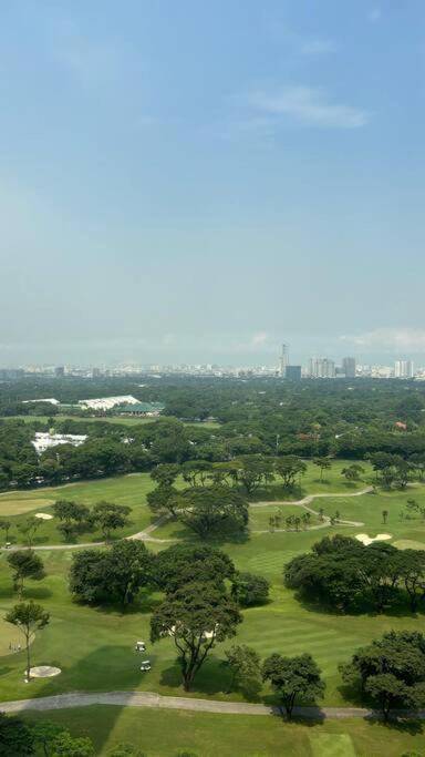 2 Bedroom Luxe Golf View Loft In Bgc Manila