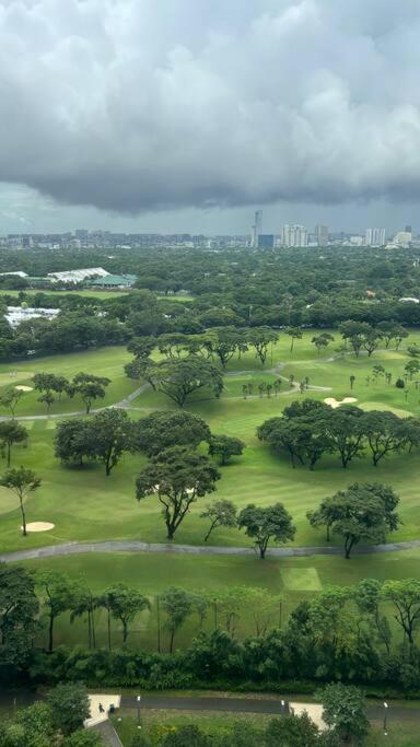 2 Bedroom Luxe Golf View Loft In Bgc