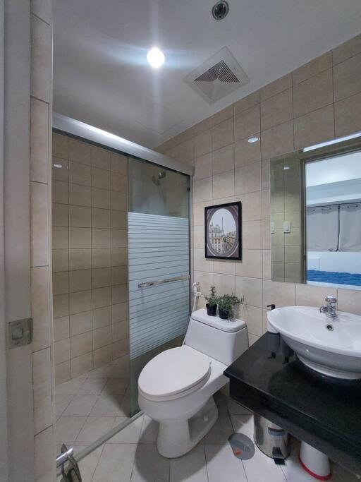Apartment 1br Forbeswood Parklane Near Burgos Circle Bgc *