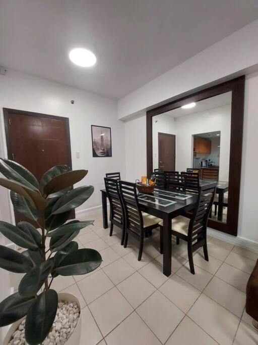 1br Forbeswood Parklane Near Burgos Circle Bgc *