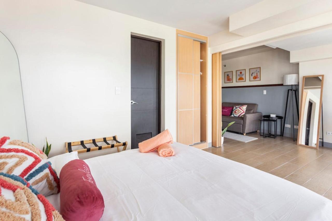Executive 1 Bedroom With Pool Sauna Gym And Holiday home *