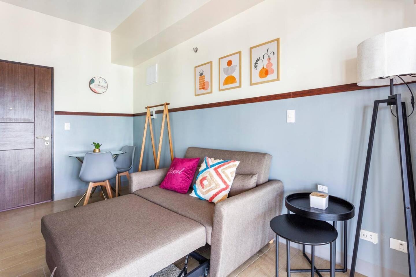 Executive 1 Bedroom With Pool Sauna Gym And Holiday home *