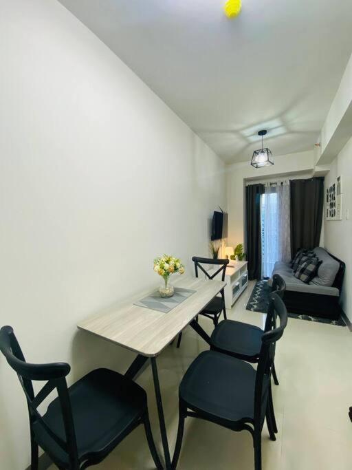 Apartment S Residences - Unit 1122 Tower 2 *