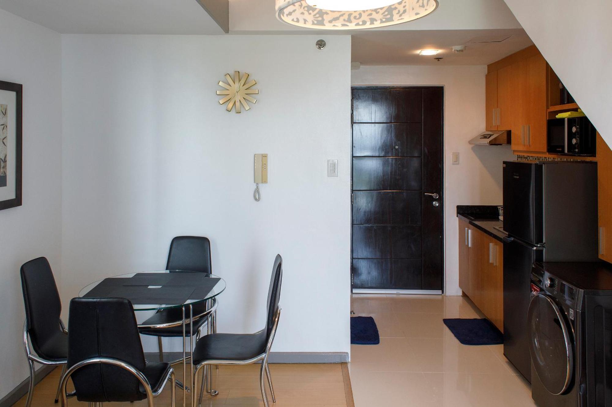 Apartment Prime Avant Bgc Location By Ph Staycation *