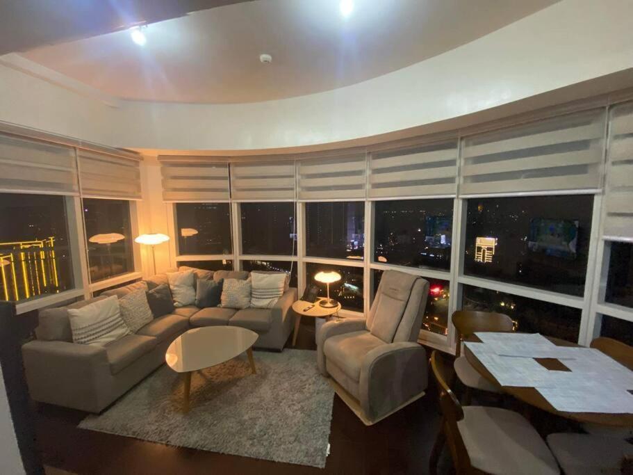 Apartment 1br Premium - Twin Oaks Pl Panoramic View Manila