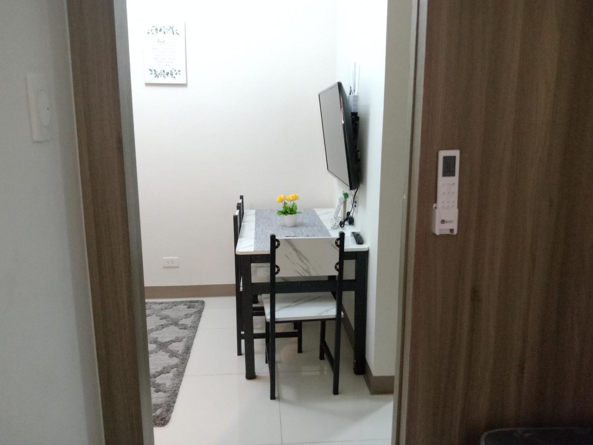 Hotel Luxurious Haven By The Bay - 2br Near Moa Picc Ccp Pasay