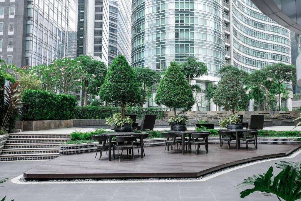 Marina- Avant Bgc Parking W Fee Apartment *