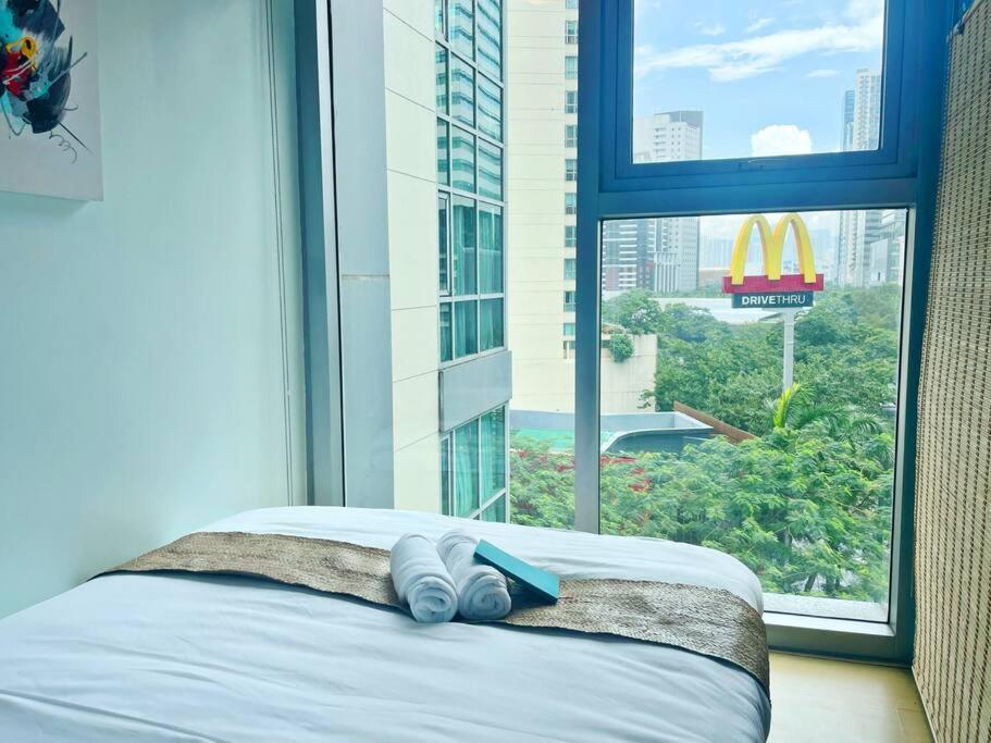 Marina- Avant Bgc Parking W Fee