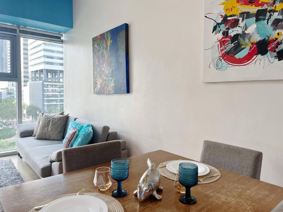 Marina- Avant Bgc Parking W Fee Apartment Manila