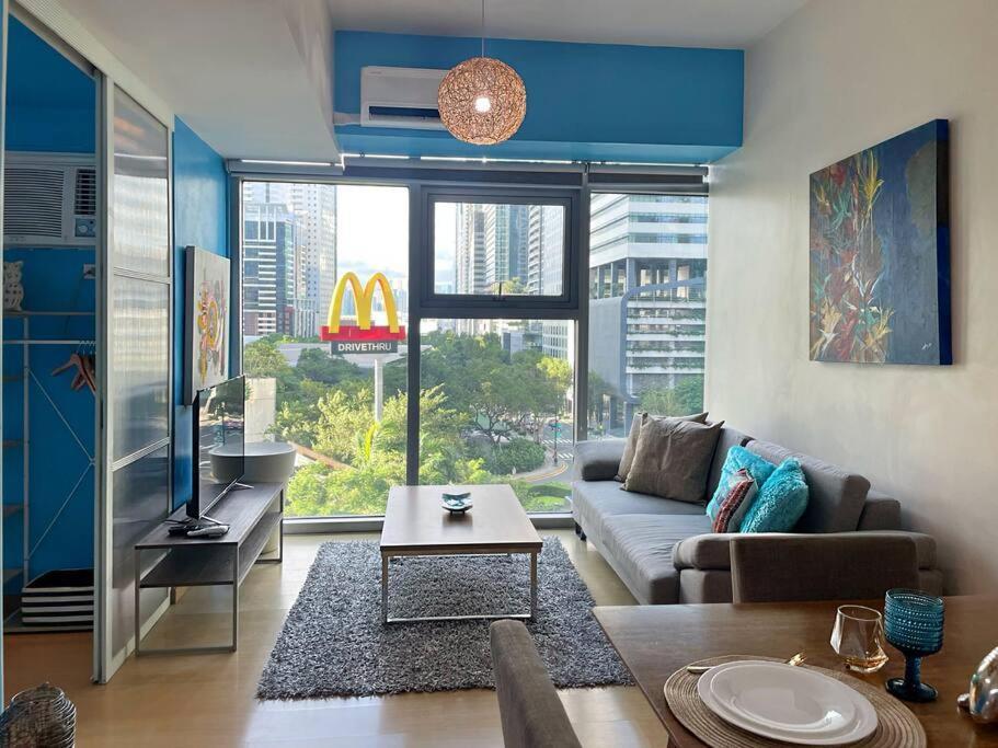 Marina- Avant Bgc Parking W Fee Apartment