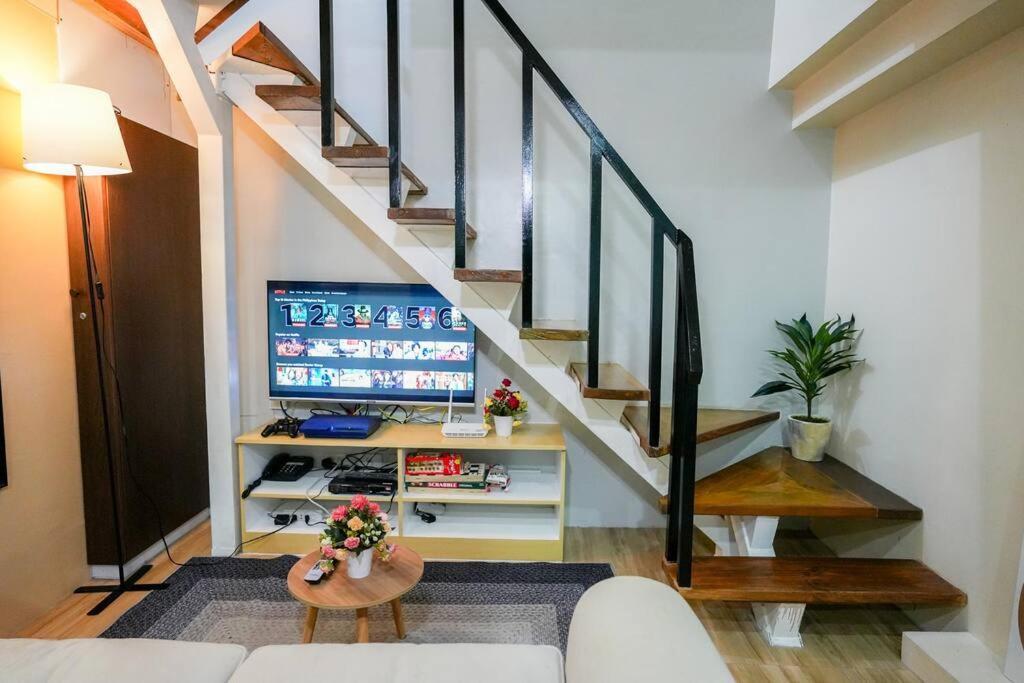 A2j Luxury Bgc 2br Loft Near High Street Taguig