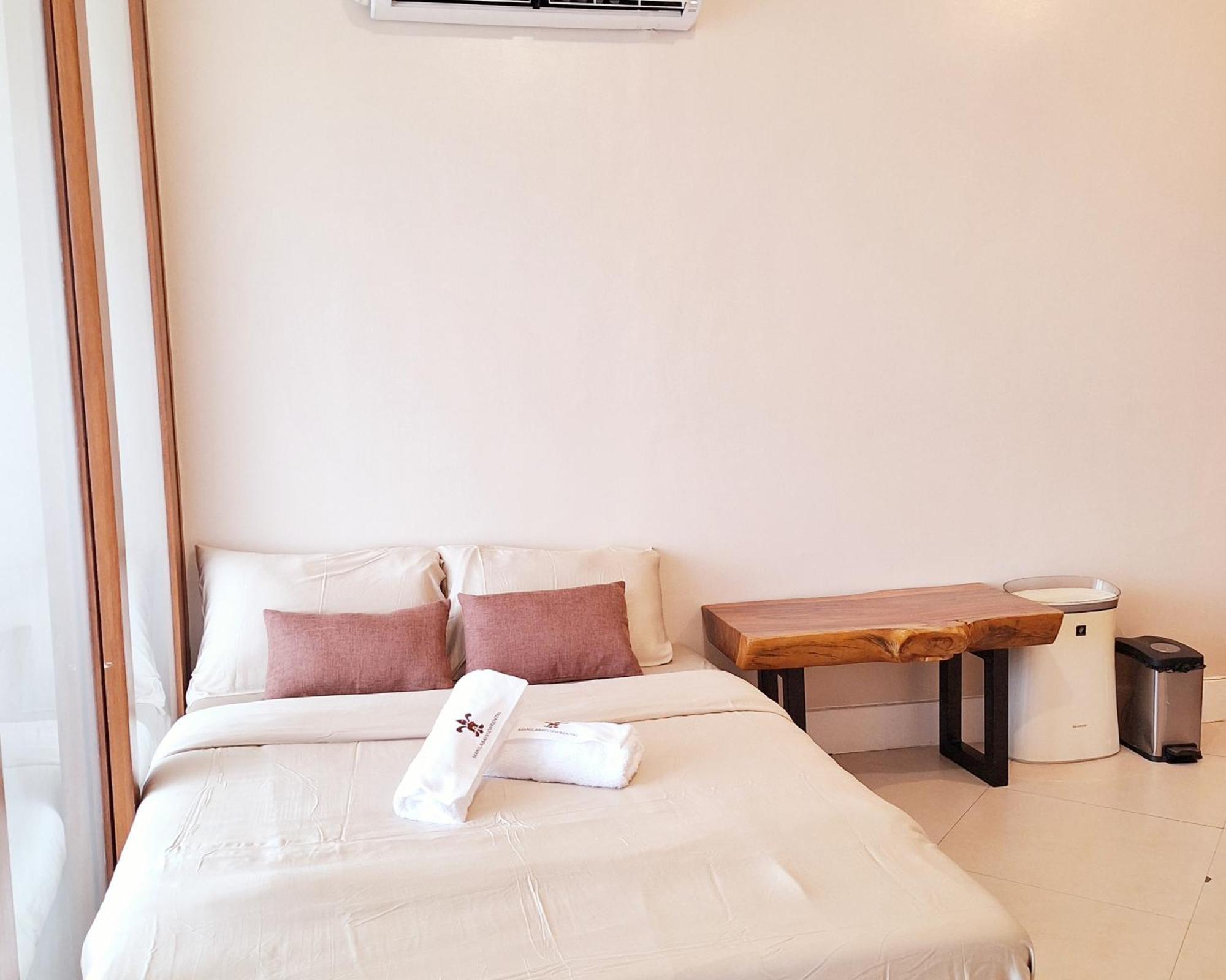Apartamento Bayview Luxury Condos: Poolside Balcony Retreats