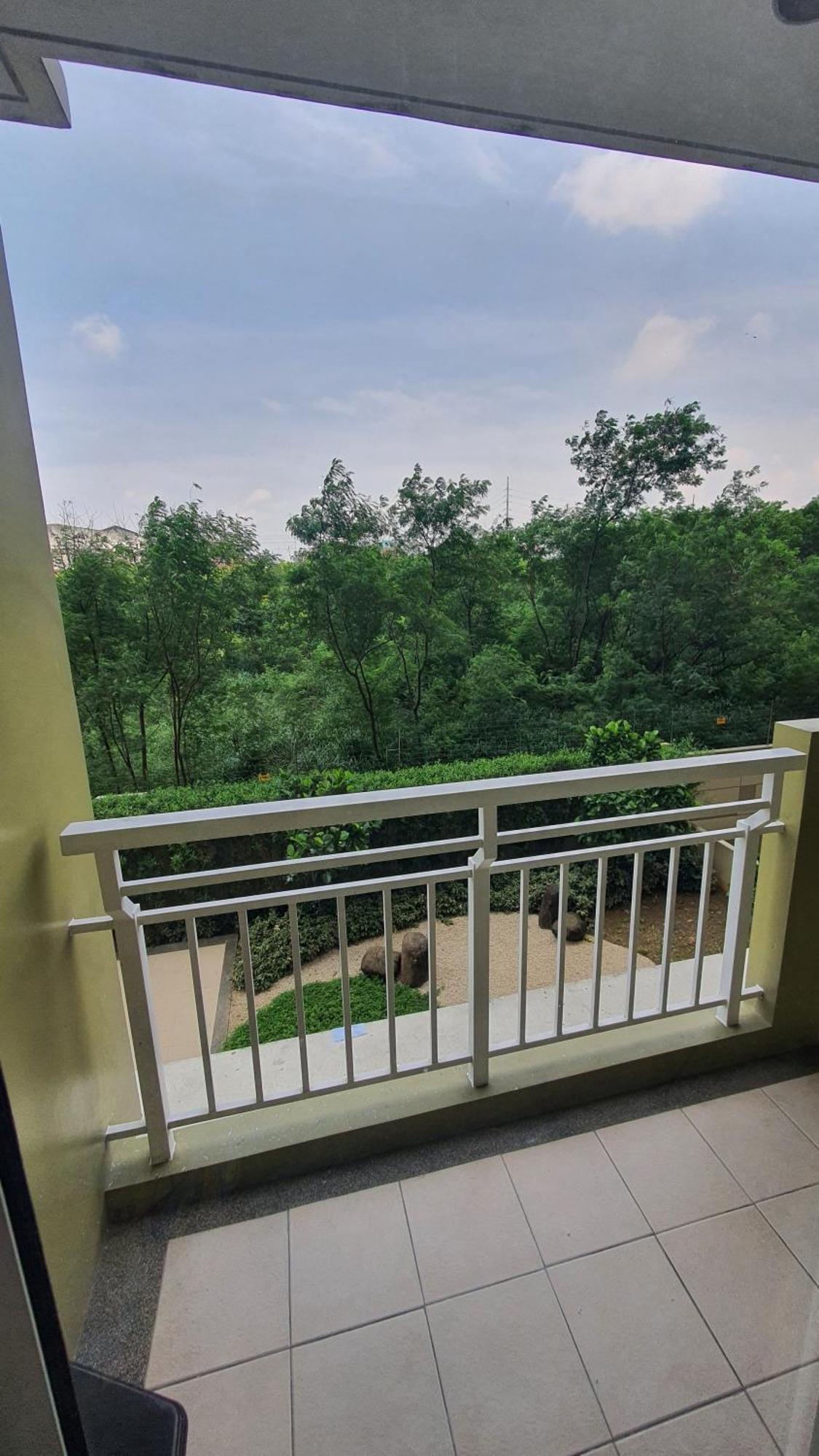 Bachelors Pad At The Celandine * Manila