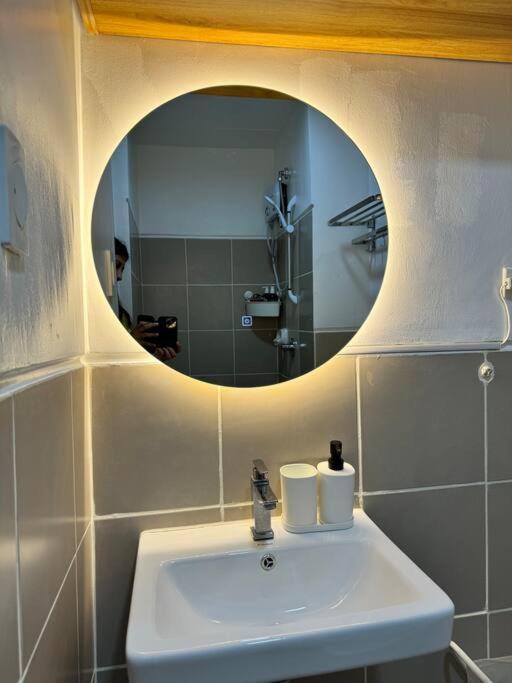 Pinas Cozy Escape Apartment *