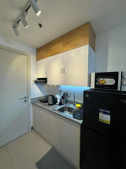 Pinas Cozy Escape Apartment
