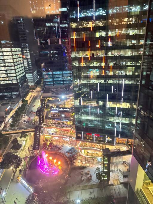Cozi Chic Uptown Getaway Bgc *