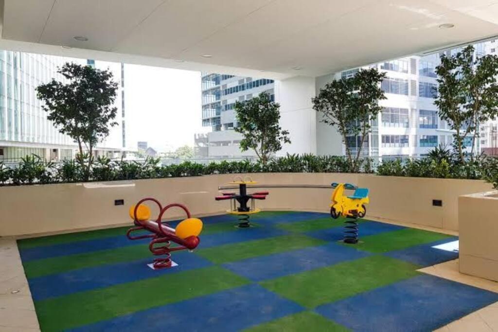 Cozi Chic Uptown Getaway Bgc Apartment