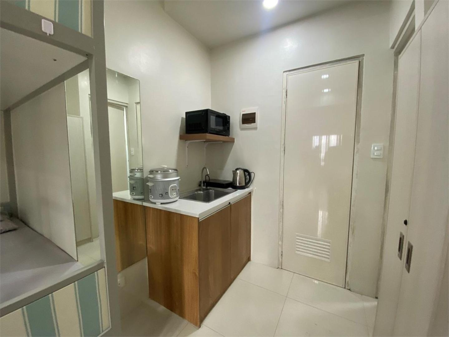 Uhome Lacson Aparthotel