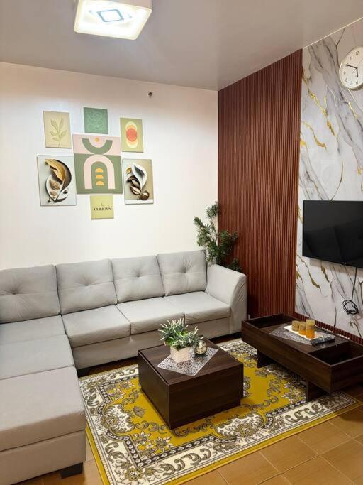 Ram's Crib At San Lorenzo's Place * Manila