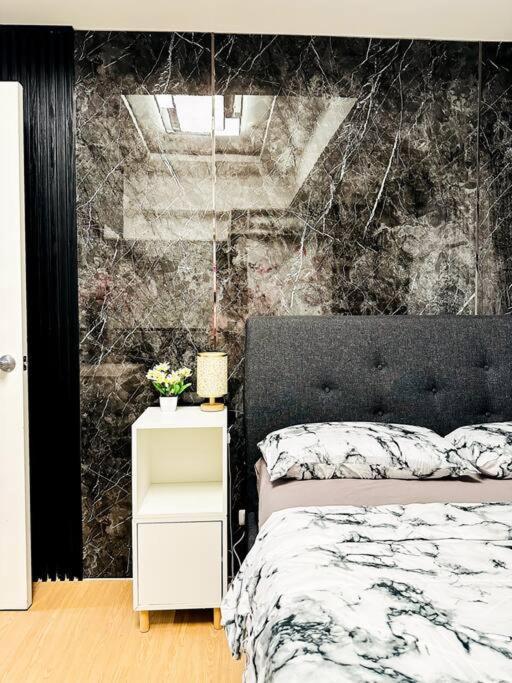 Modern Solace - The Florence 1br Apartment Manila