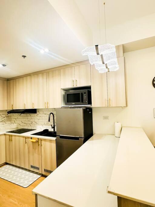 Modern Solace - The Florence 1br *