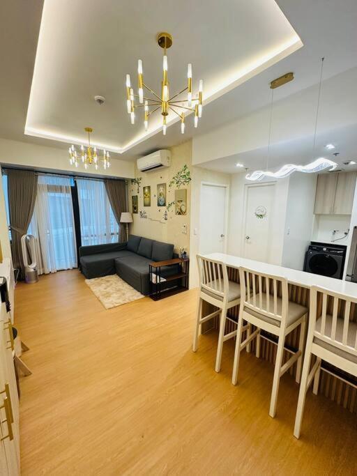 Modern Solace - The Florence 1br Manila