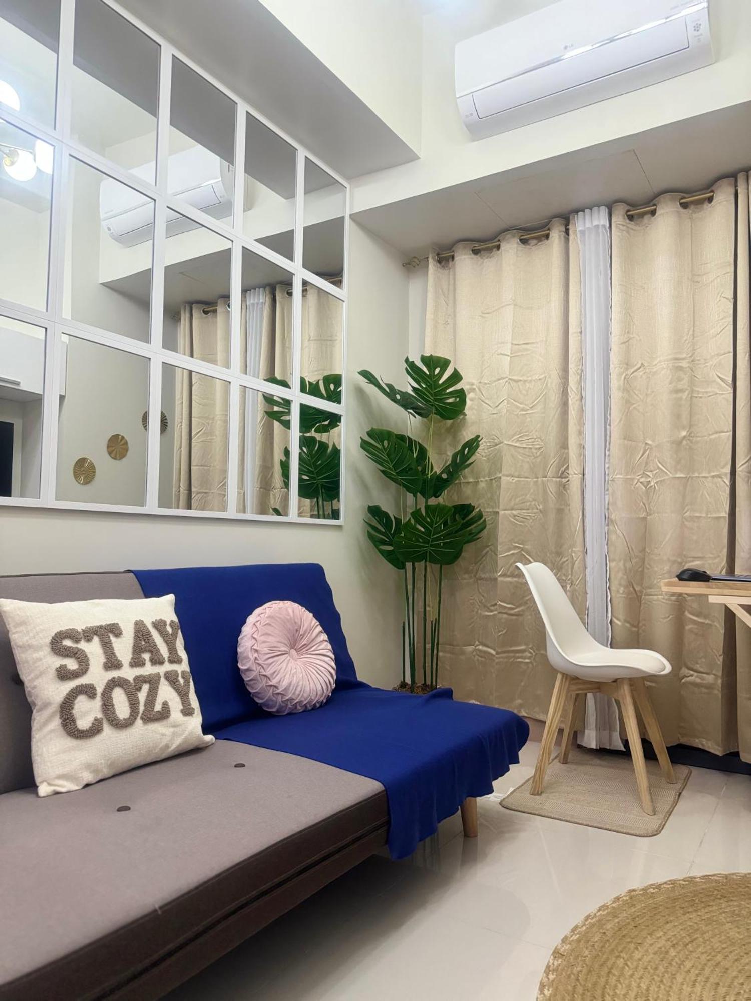 Layan-dy Shore Staycation Apartment
