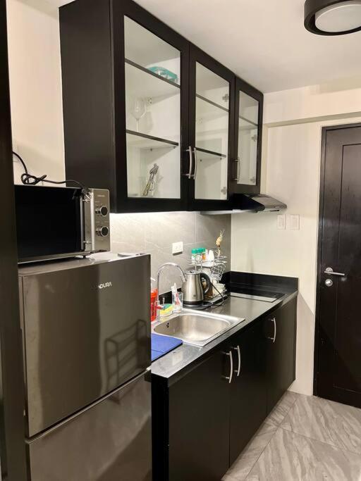 Apartment Luxury Style Living-netflix Ready Manila