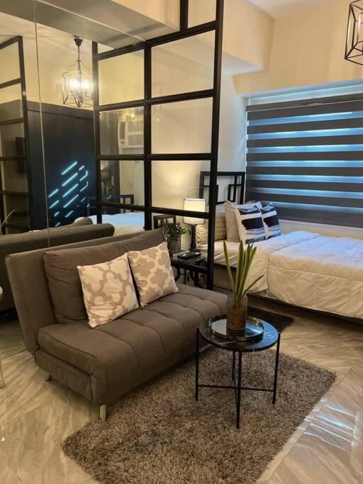 Luxury Style Living-netflix Ready Apartment Manila