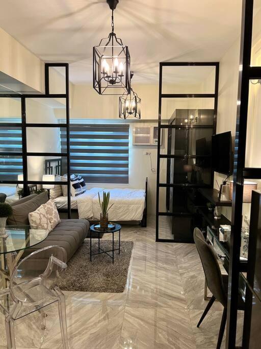 Luxury Style Living-netflix Ready *