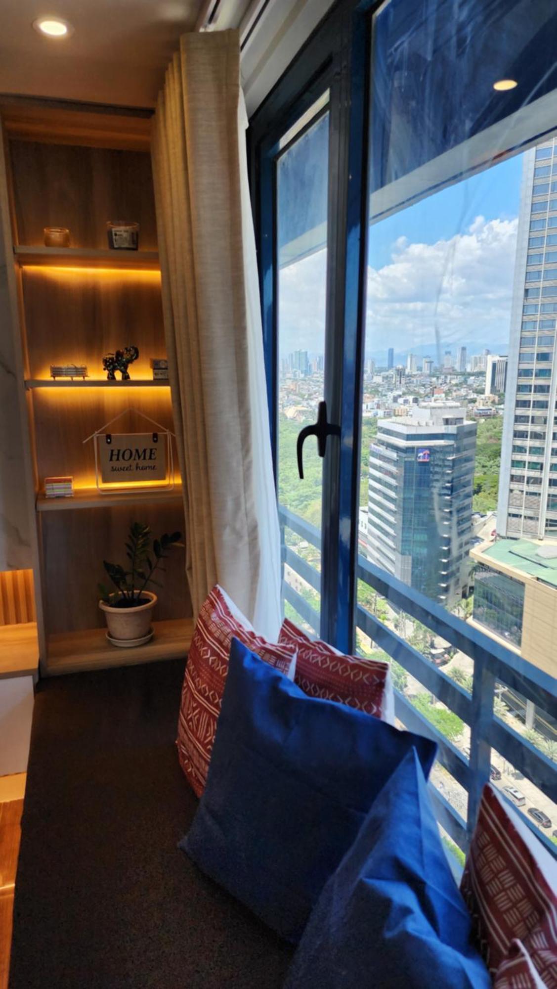 Air Fantasy Sophisticated Chic Family Living 300 Mbps Fast