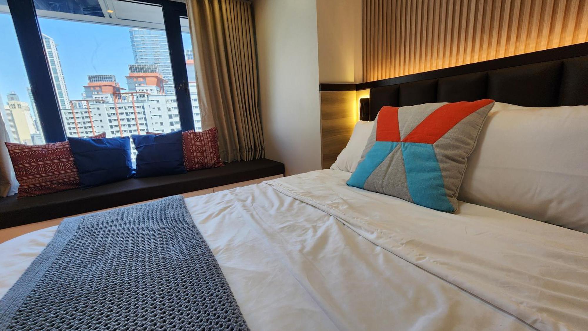 Air Fantasy Sophisticated Chic Family Living 300 Mbps Fast * Manila