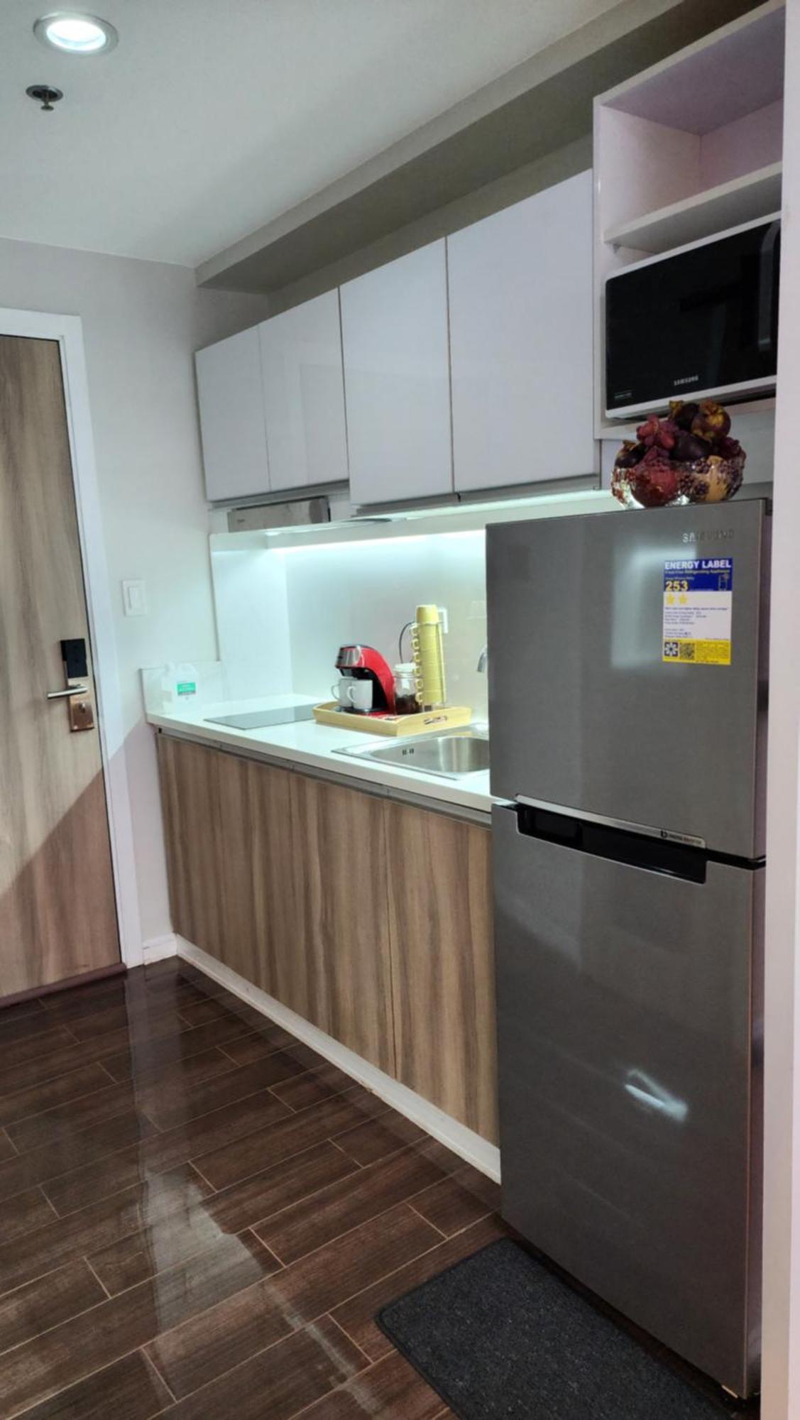 Air Fantasy Sophisticated Chic Family Living 300 Mbps Fast