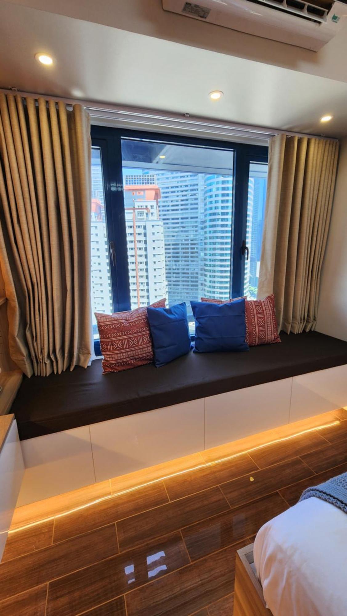 Air Fantasy Sophisticated Chic Family Living 300 Mbps Fast Apartment