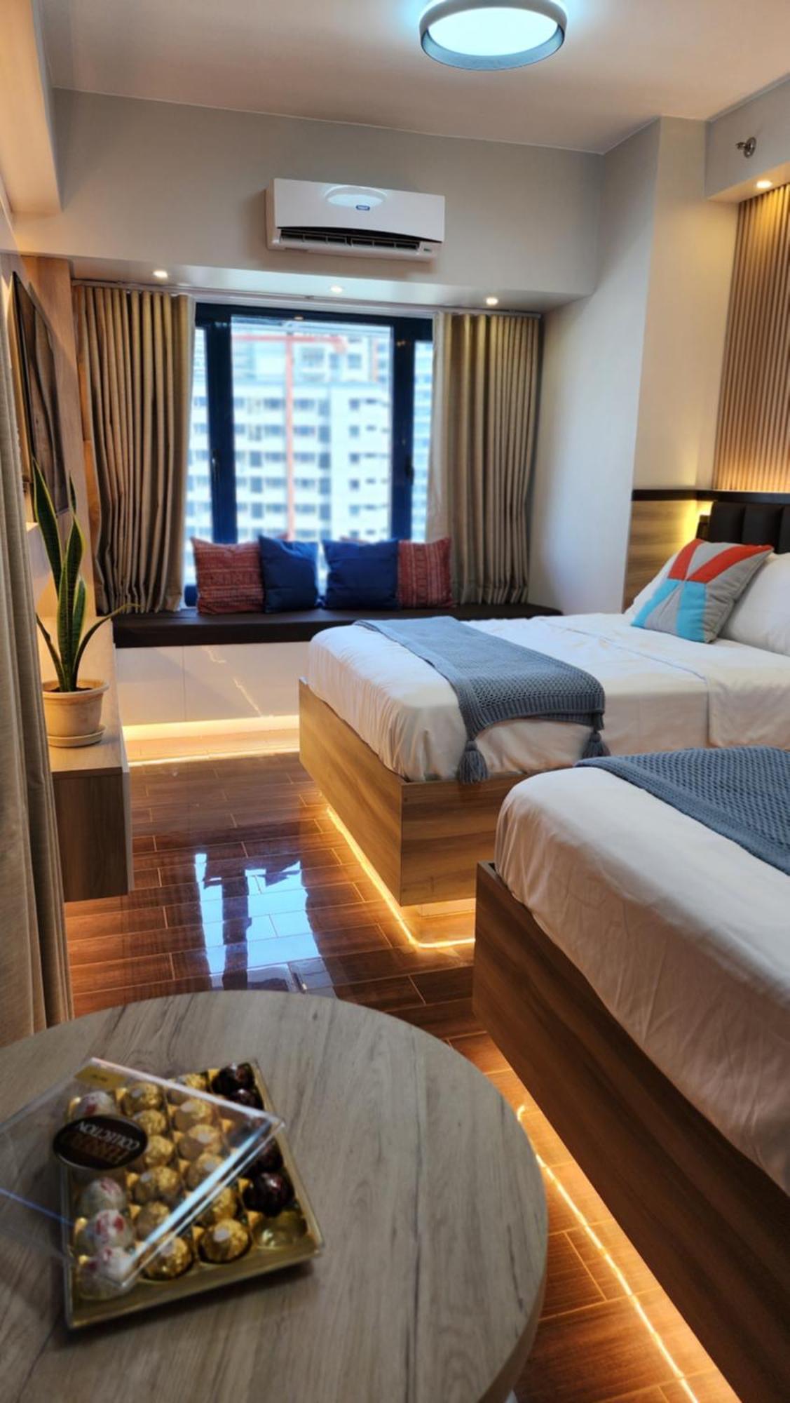 Apartment Air Fantasy Sophisticated Chic Family Living 300 Mbps Fast