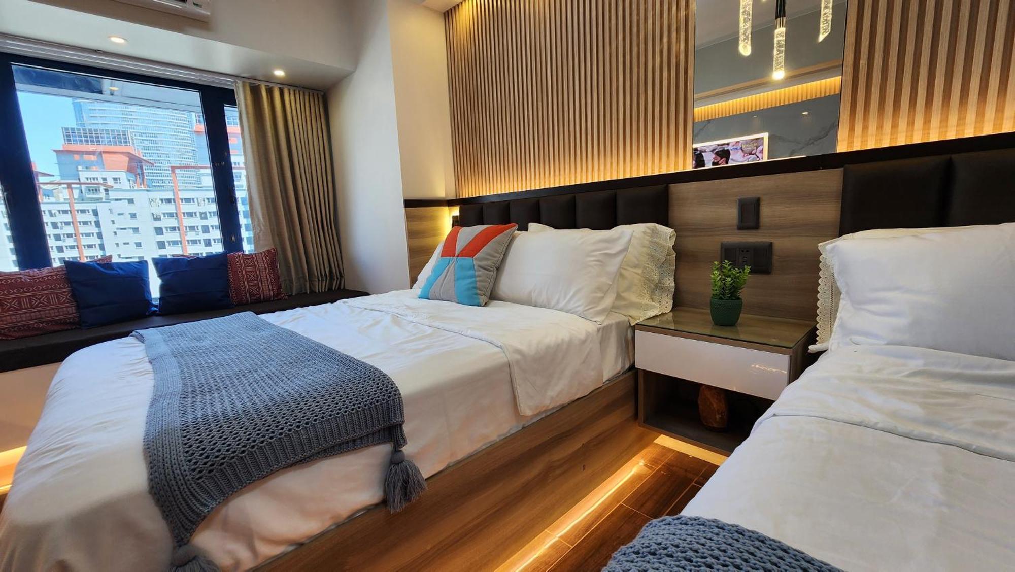 Air Fantasy Sophisticated Chic Family Living 300 Mbps Fast Apartment