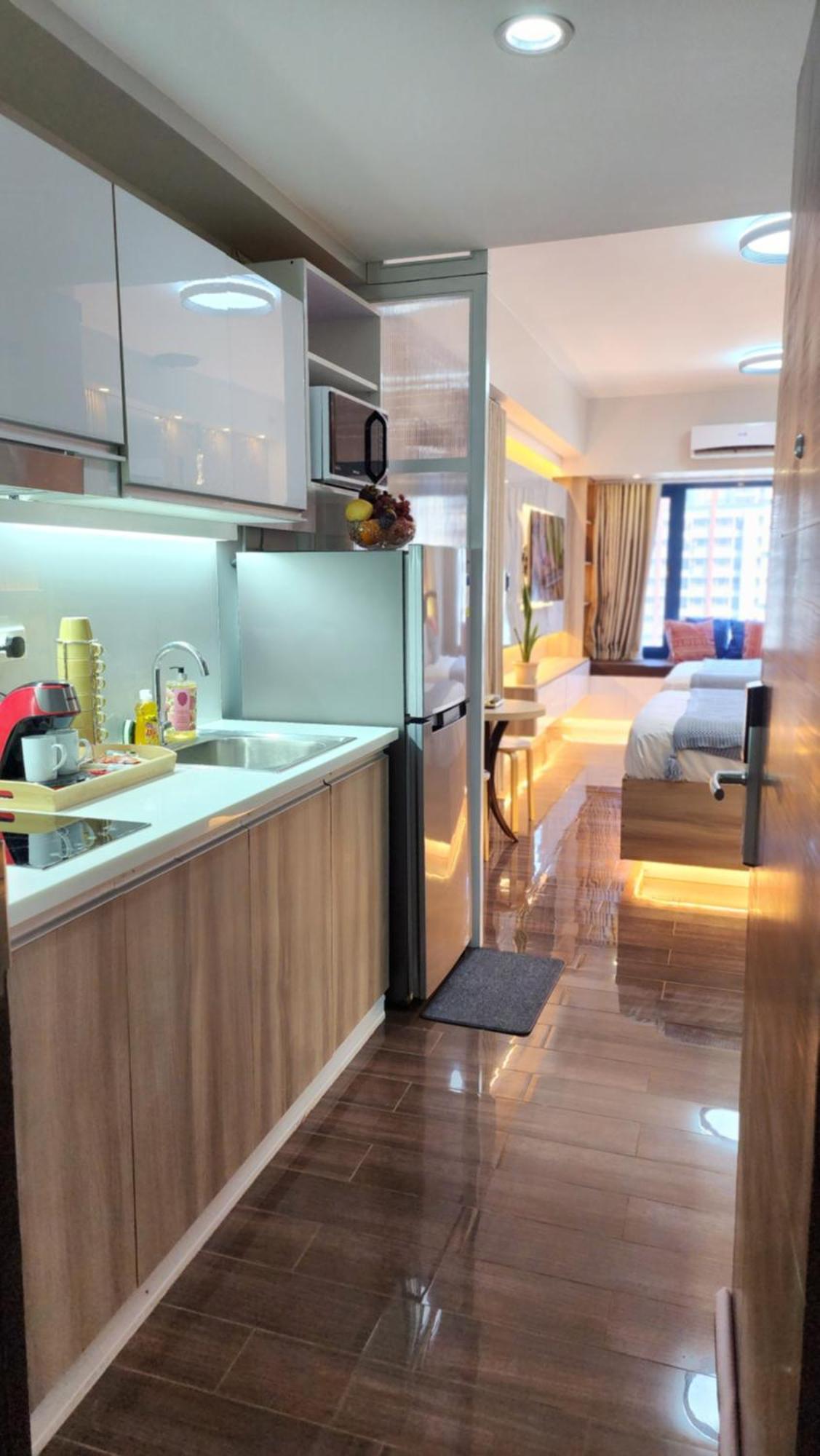 Apartment Air Fantasy Sophisticated Chic Family Living 300 Mbps Fast