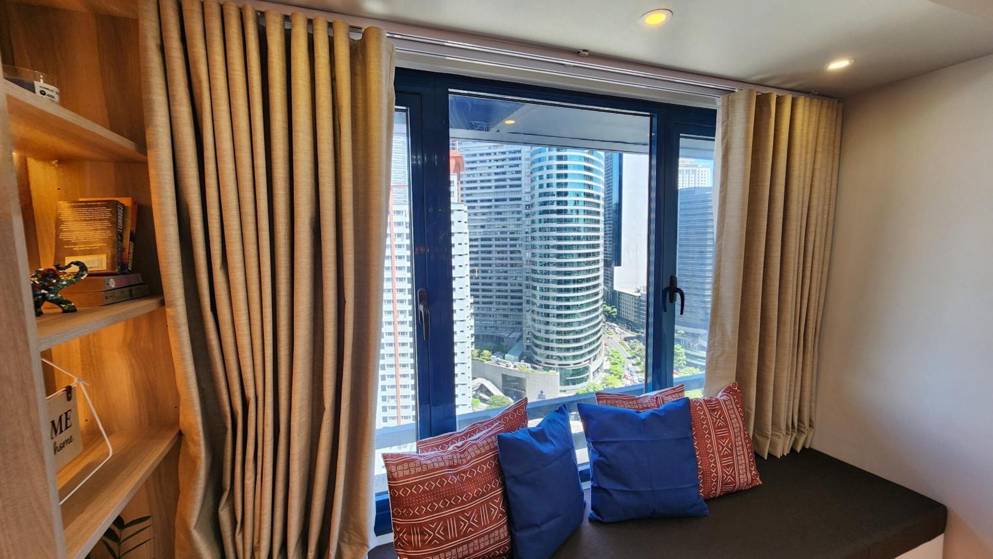 Apartment Air Fantasy Sophisticated Chic Family Living 300 Mbps Fast *