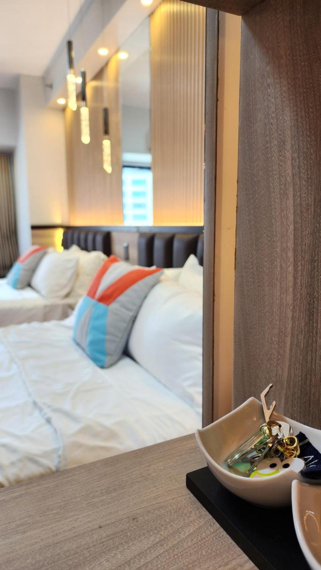 Air Fantasy Sophisticated Chic Family Living 300 Mbps Fast Apartment *