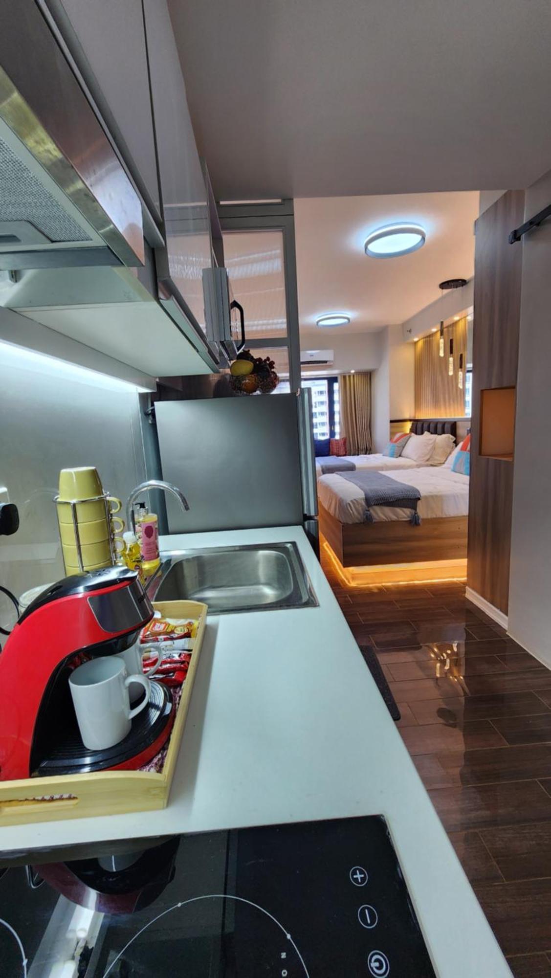 Air Fantasy Sophisticated Chic Family Living 300 Mbps Fast Apartment Manila