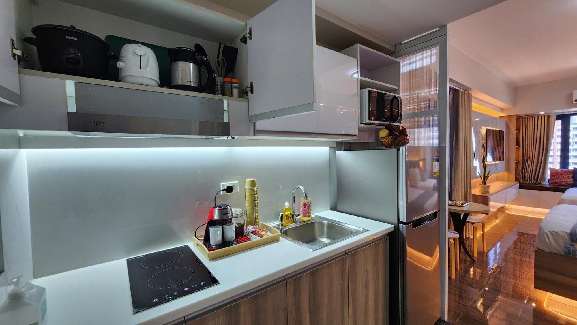Air Fantasy Sophisticated Chic Family Living 300 Mbps Fast Manila
