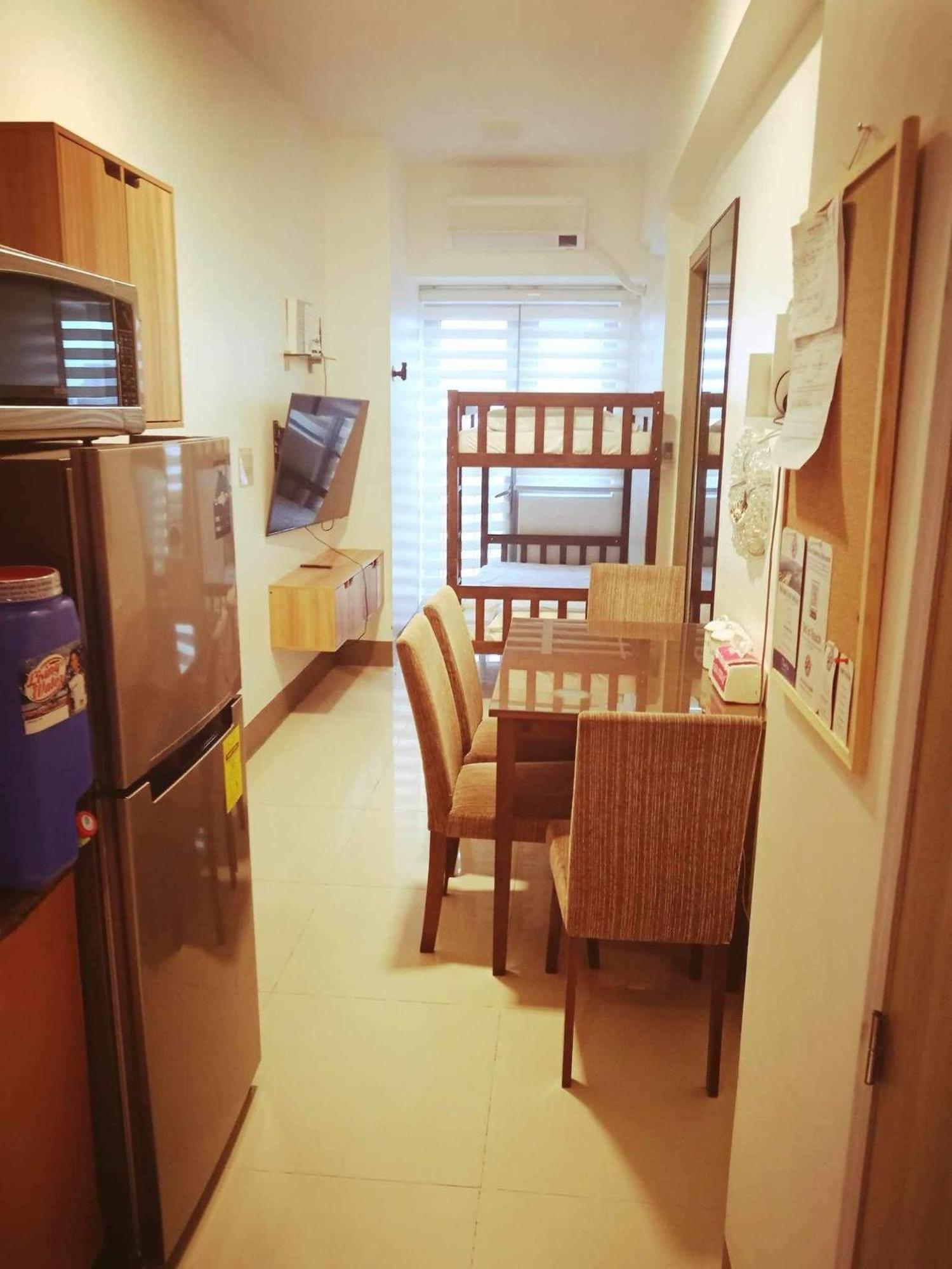 The Iconic: Comfortable Living By Awsom Phil Apartment Manila