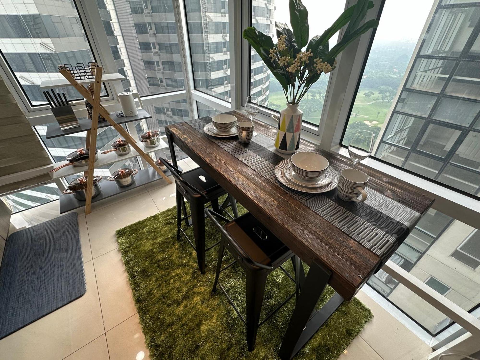 Modern Chic 2br With Panoramic Golf View In Bgc * Manila