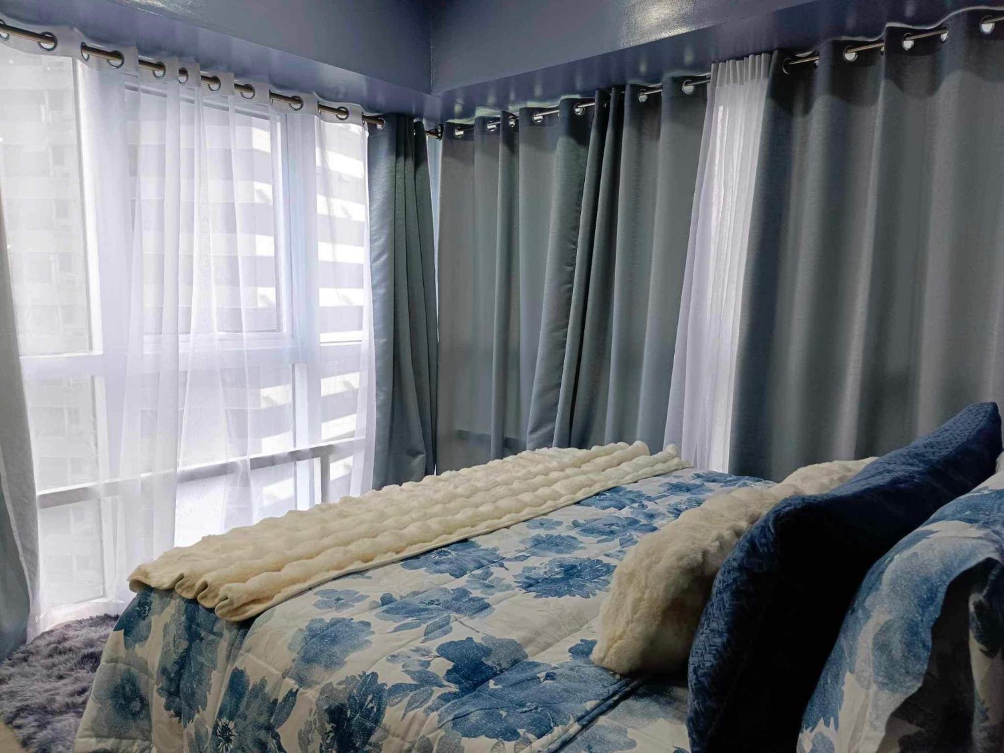 Modern Chic 2br With Panoramic Golf View In Bgc