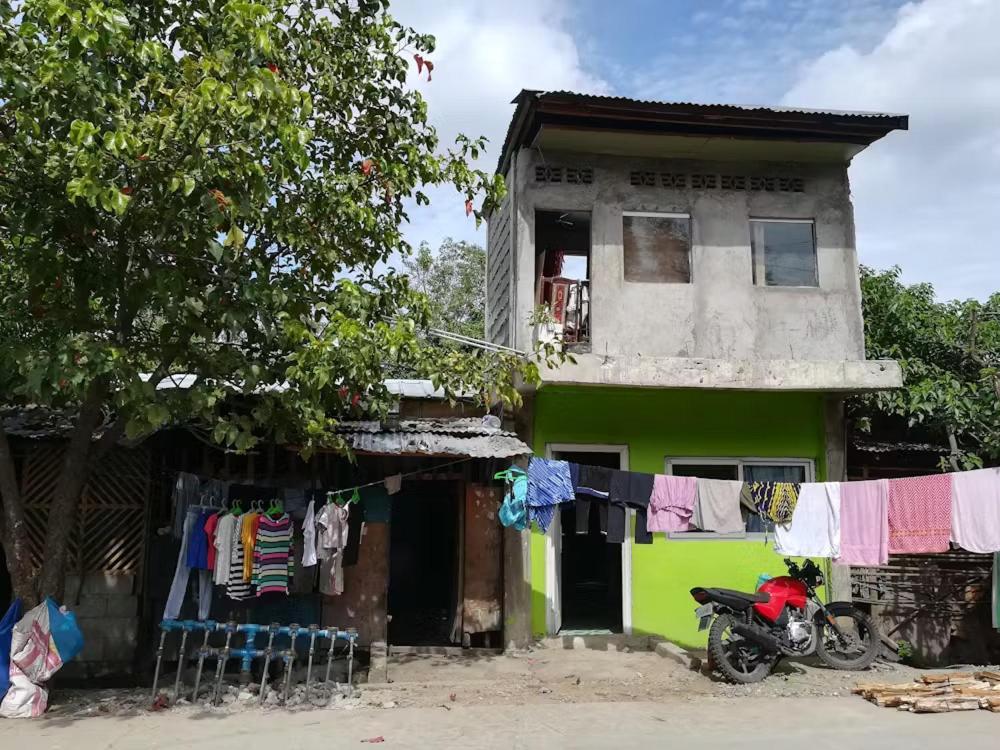 Neighborhood Maricaban Pasay Rent Apartment Manila