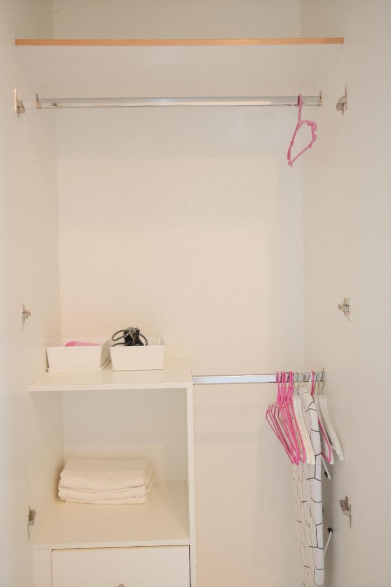 Uptown Suites-aesthetic Chic 2 Bedroom In Uptown Parksuites Bgc Apartment Manila