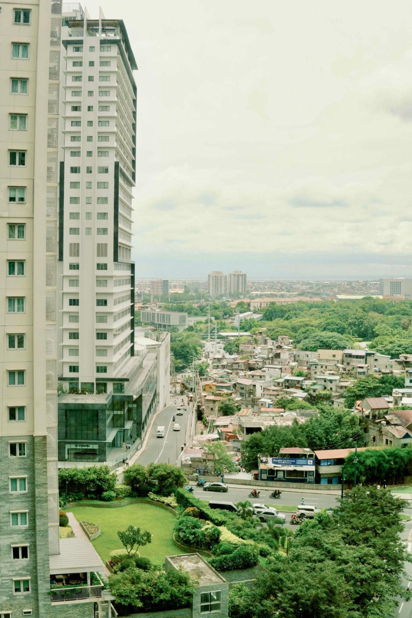 Spacious 2br At Soma Bgc Near Sm Aura And Bonifacio High Street
