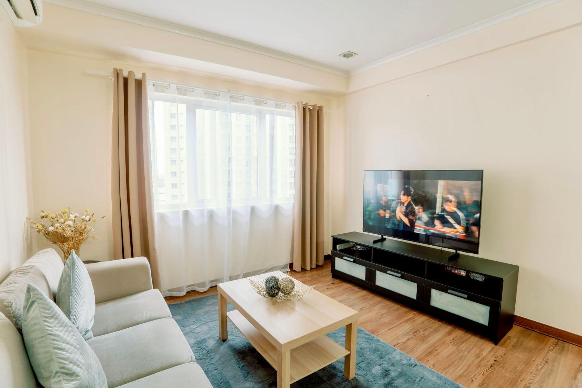 Spacious 2br At Soma Bgc Near Sm Aura And Bonifacio High Street Apartment
