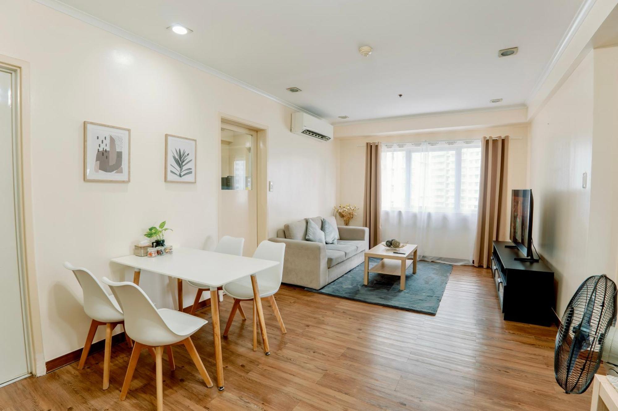 Spacious 2br At Soma Bgc Near Sm Aura And Bonifacio High Street *