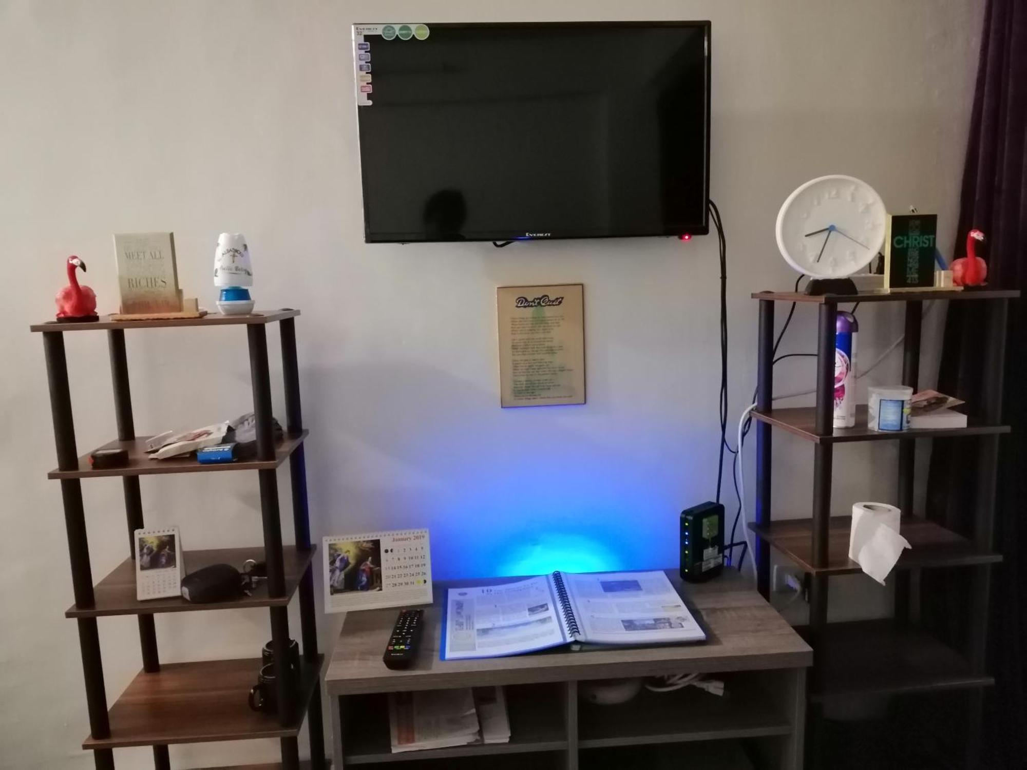 Transient Near Naia Airport-unlimited Internet V2 Apartment *